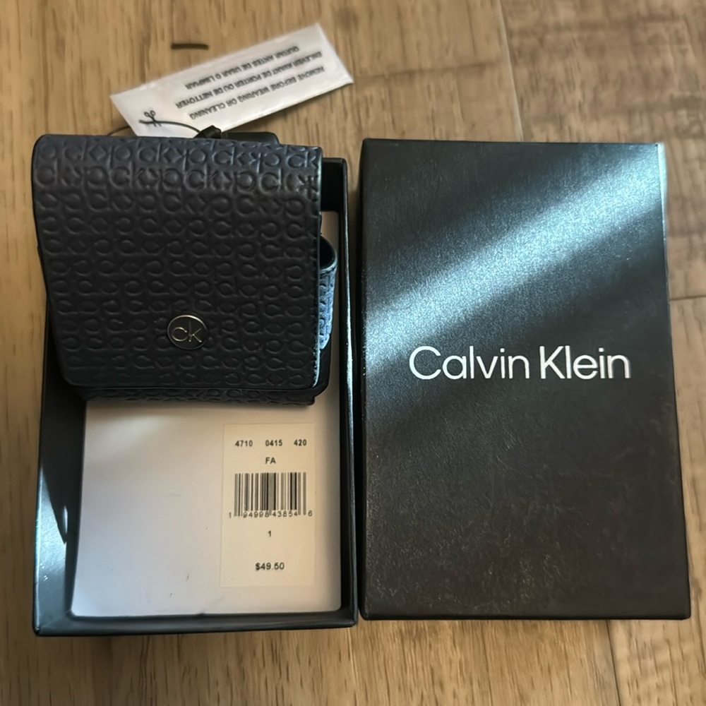 NWT Calvin Klein Airpod Gen 1 & 2 case/pouch leather protector in navy blue